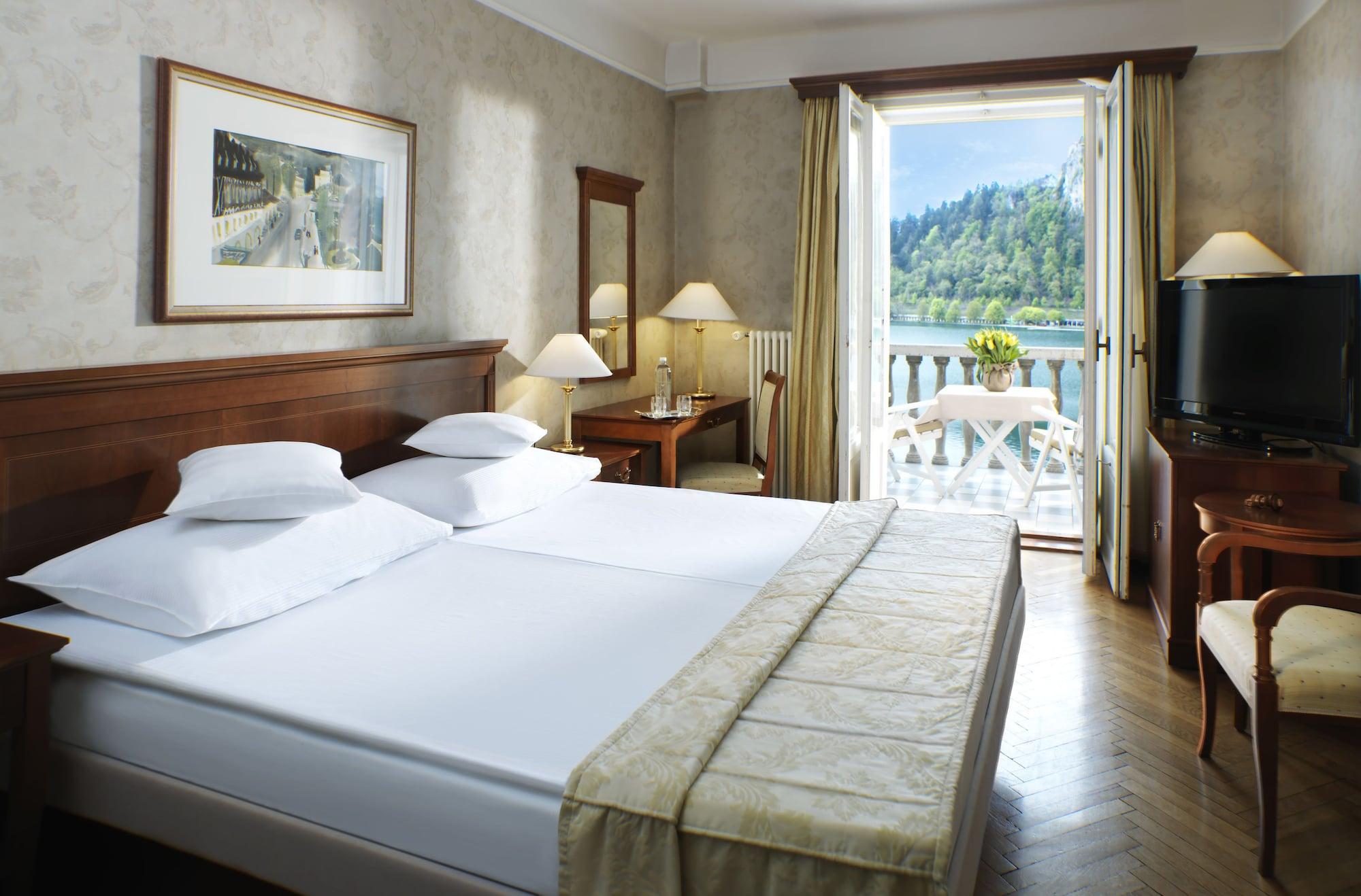 فندق جراند توبليتسي - الفنادق الفاخرة الصغيرة في العالم بليد المظهر الخارجي الصورة A typical hotel room