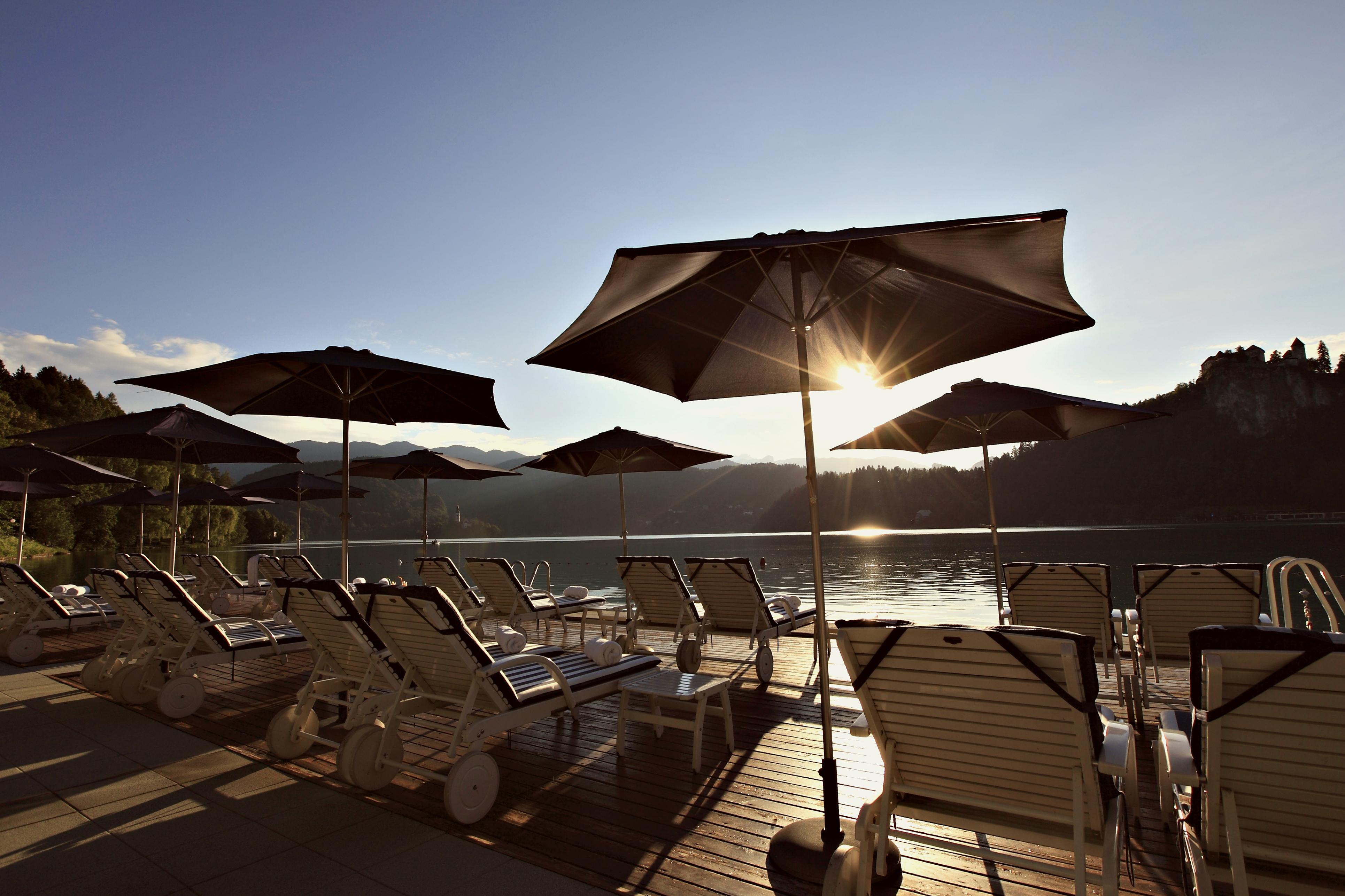 فندق جراند توبليتسي - الفنادق الفاخرة الصغيرة في العالم بليد المرافق الصورة The pool at the Hotel