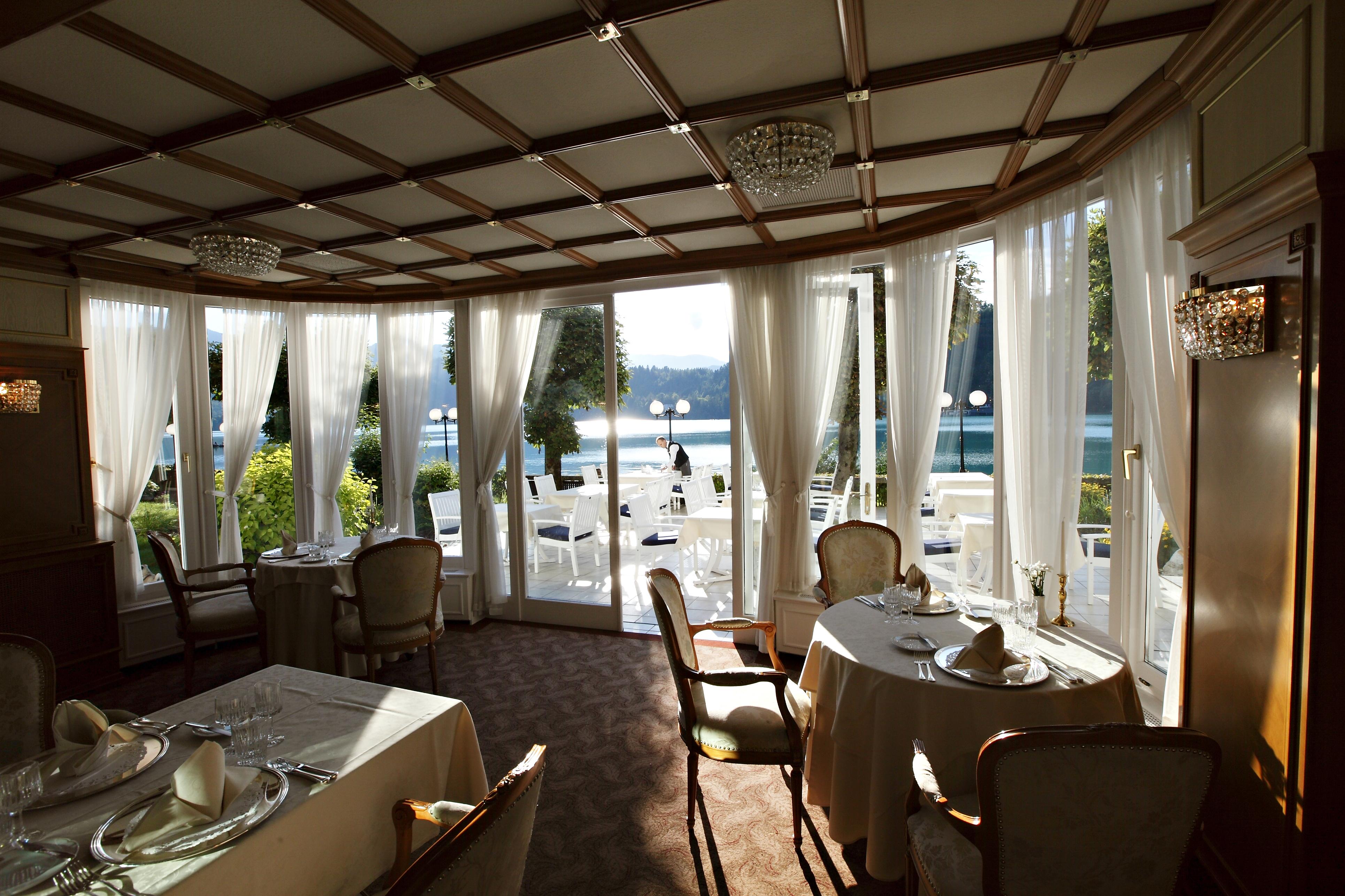 فندق جراند توبليتسي - الفنادق الفاخرة الصغيرة في العالم بليد المظهر الخارجي الصورة Restaurant
