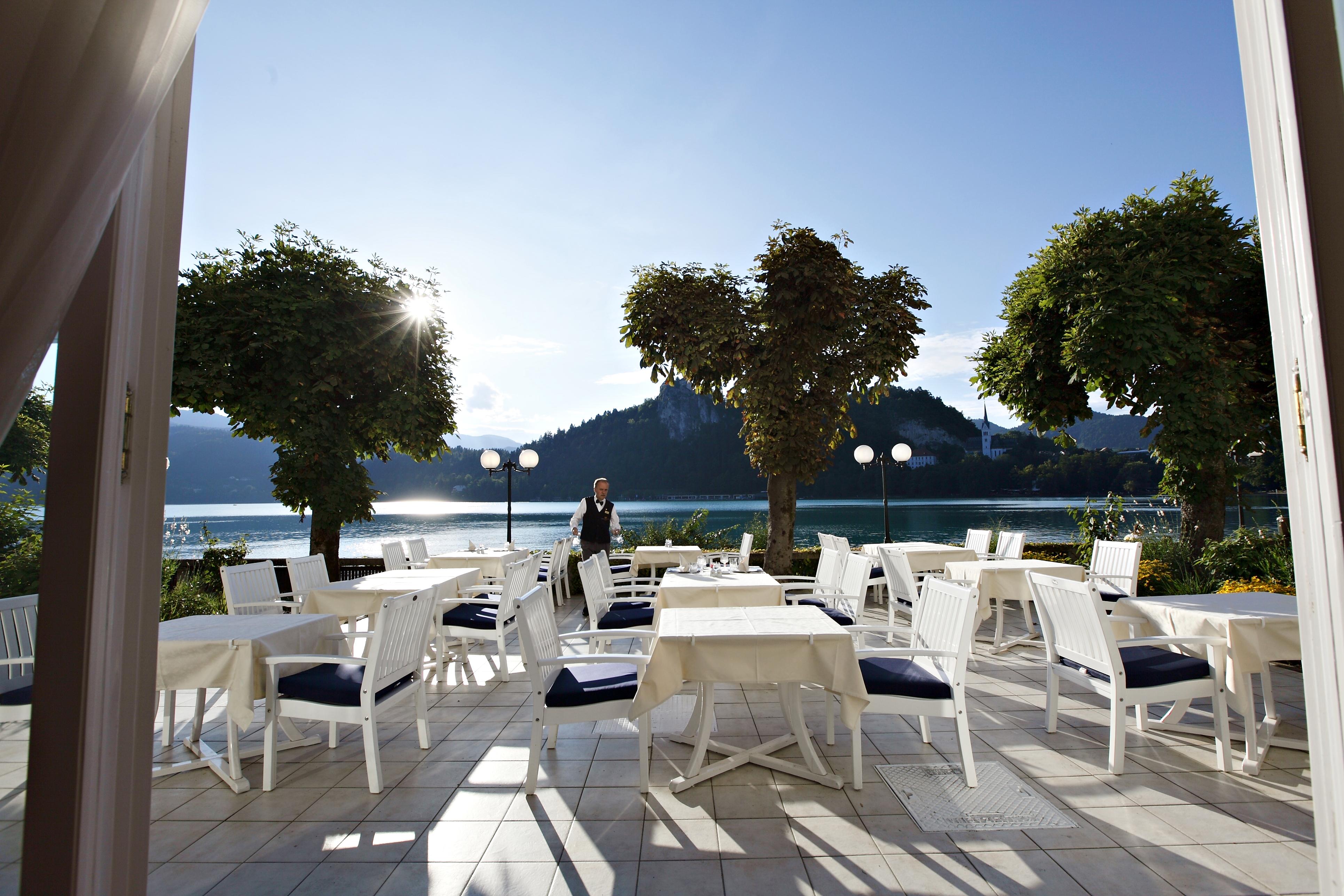 فندق جراند توبليتسي - الفنادق الفاخرة الصغيرة في العالم بليد المطعم الصورة The restaurant at the hotel