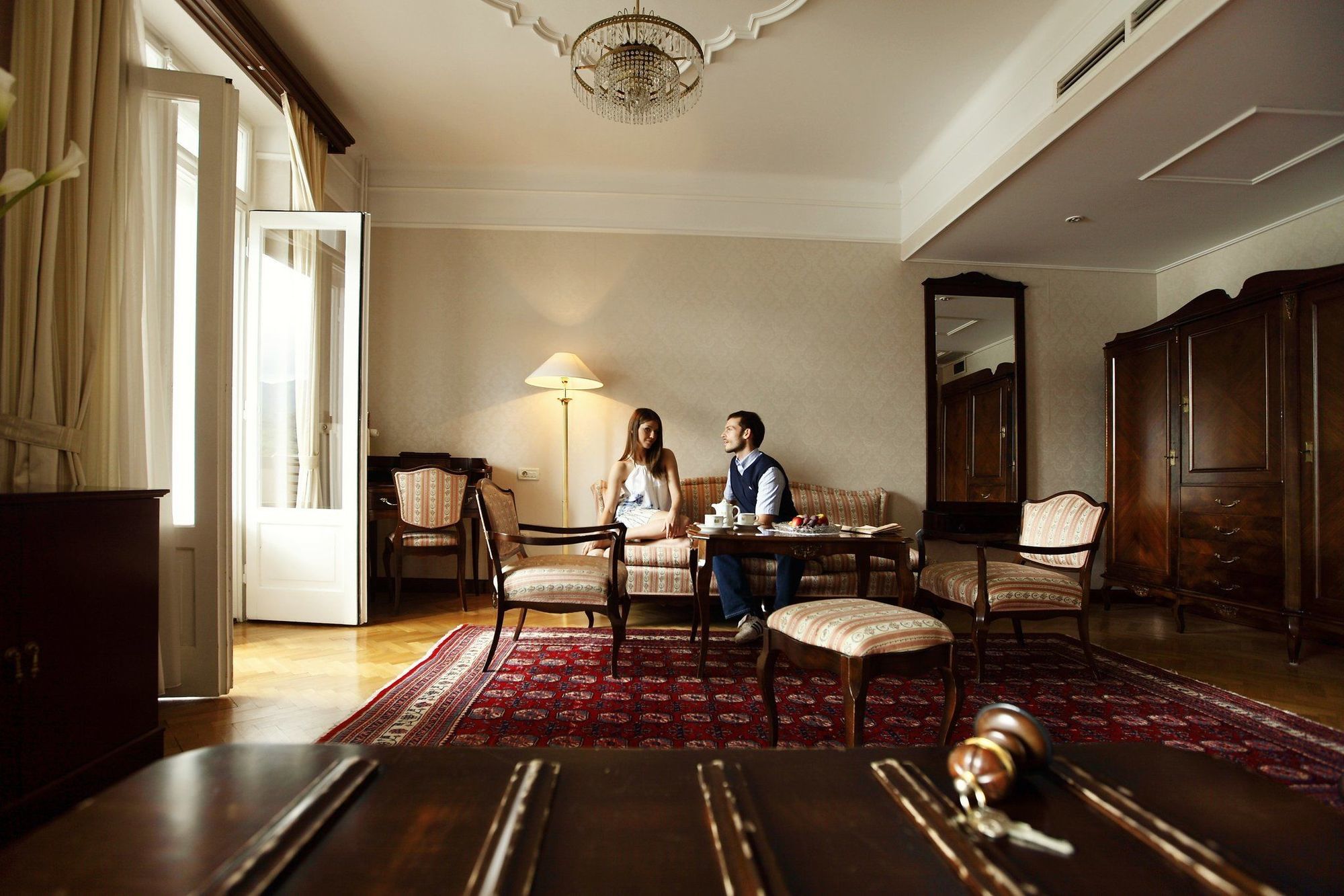 فندق جراند توبليتسي - الفنادق الفاخرة الصغيرة في العالم بليد الغرفة الصورة A suite at the Hotel de la Ville